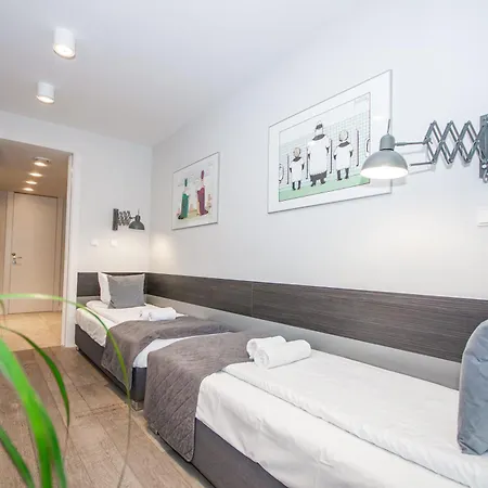 Διαμέρισμα Family With 2 Bedrooms, Huge Balcony, Free Parking, 10 Minutes Walk To Main Square And Kazimierz District
