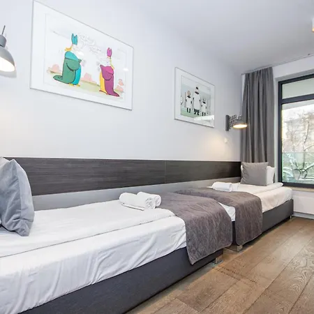 Family With 2 Bedrooms, Huge Balcony, Free Parking, 10 Minutes Walk To Main Square And Kazimierz District *
