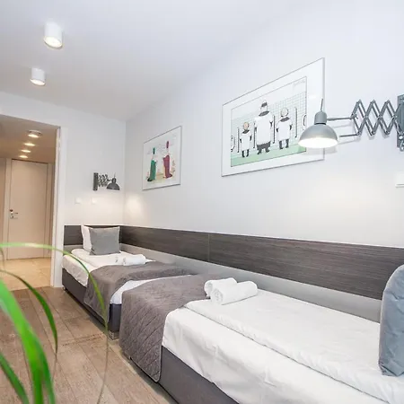 Apartment Family With 2 Bedrooms, Huge Balcony, Free Parking, 10 Minutes Walk To Main Square And Kazimierz District Krakow