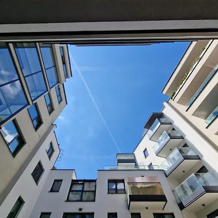 Family With 2 Bedrooms, Huge Balcony, Free Parking, 10 Minutes Walk To Main Square And Kazimierz District * Krakow