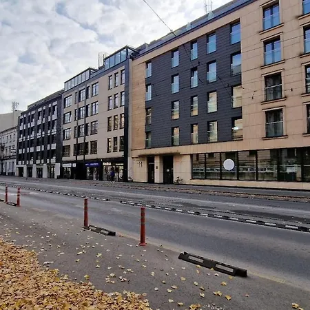 Family With 2 Bedrooms, Huge Balcony, Free Parking, 10 Minutes Walk To Main Square And Kazimierz District *