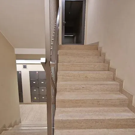 Family With 2 Bedrooms, Huge Balcony, Free Parking, 10 Minutes Walk To Main Square And Kazimierz District Krakow