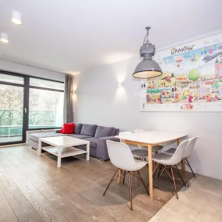 Family With 2 Bedrooms, Huge Balcony, Free Parking, 10 Minutes Walk To Main Square And Kazimierz District