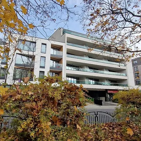 Apartment Family With 2 Bedrooms, Huge Balcony, Free Parking, 10 Minutes Walk To Main Square And Kazimierz District *